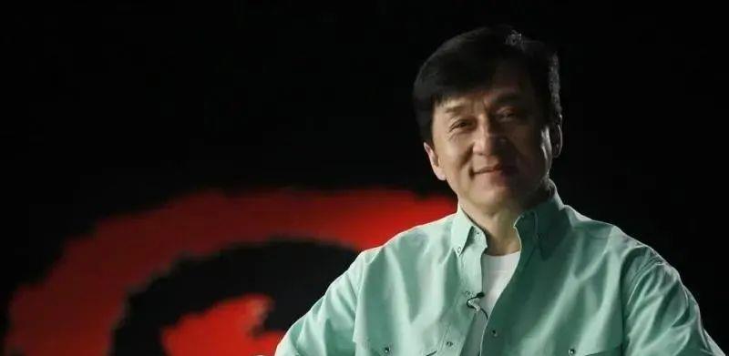 成龍最新消息，不斷突破自我，展現(xiàn)無盡魅力