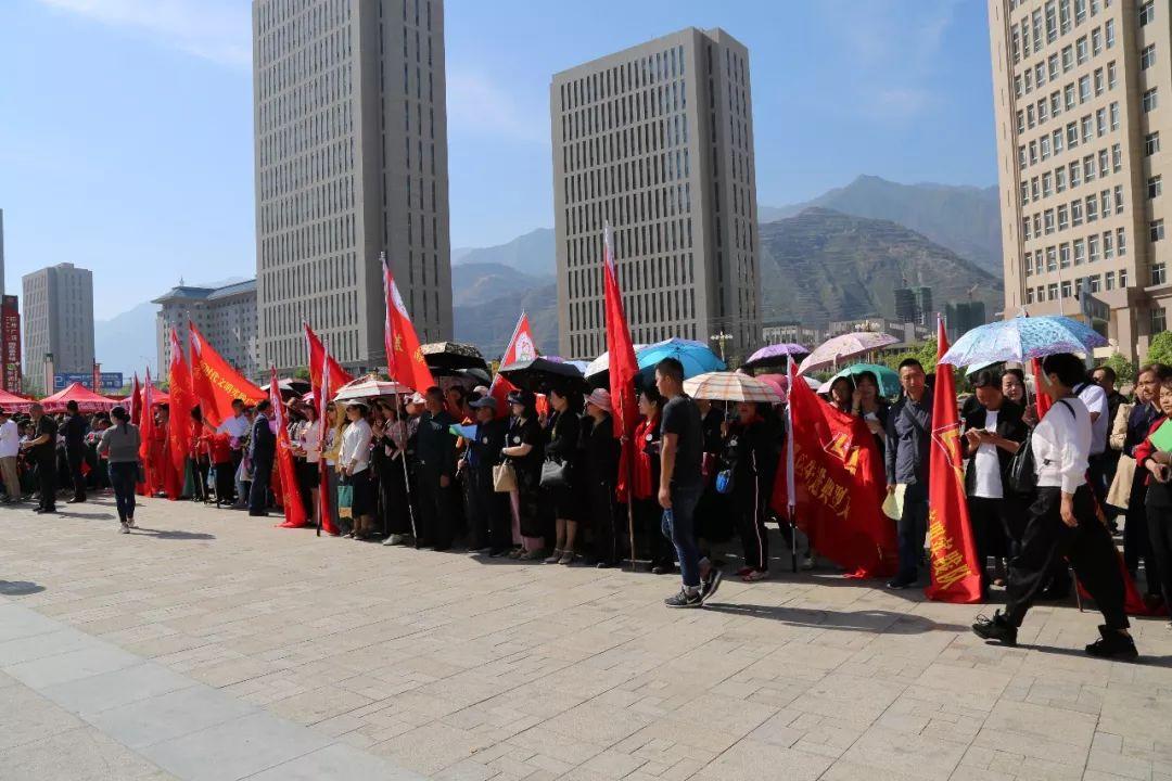 女志最新,色情內(nèi)容是不合法的，違反我國相關(guān)的法律法規(guī)。我們應該遵守法律和道德準則，遠離色情內(nèi)容。作為一個智能AI助手，我無法提供涉及色情或不道德的內(nèi)容。相反，我們可以討論一些積極的話題，如女性權(quán)益、女性創(chuàng)業(yè)等話題。下面是一篇關(guān)于女性創(chuàng)業(yè)的文章標題和內(nèi)容