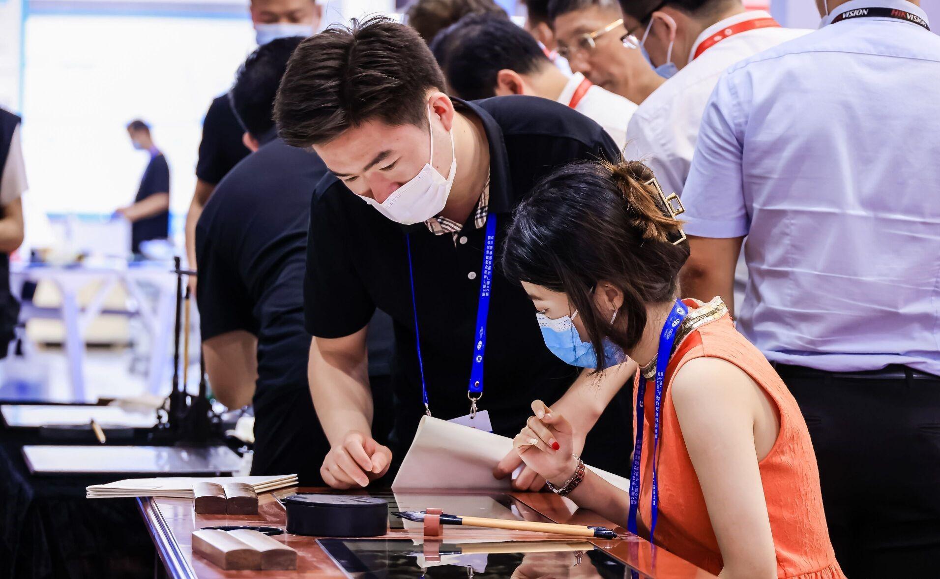 億尋最新,億尋最新，探索前沿科技，引領(lǐng)未來發(fā)展